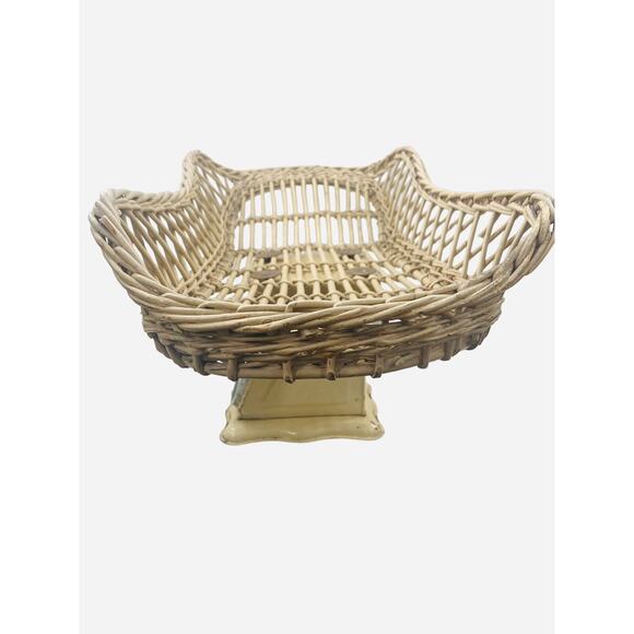 Antique WICKER Infant Baby Scale Metal With Original BASKET Shabby Chic Nursery - Picture 11 of 16